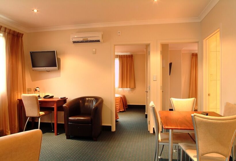 مُتل Emerald Spa Motor Inn