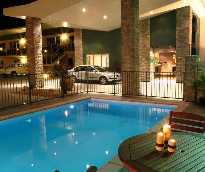 مُتل Emerald Spa Motor Inn