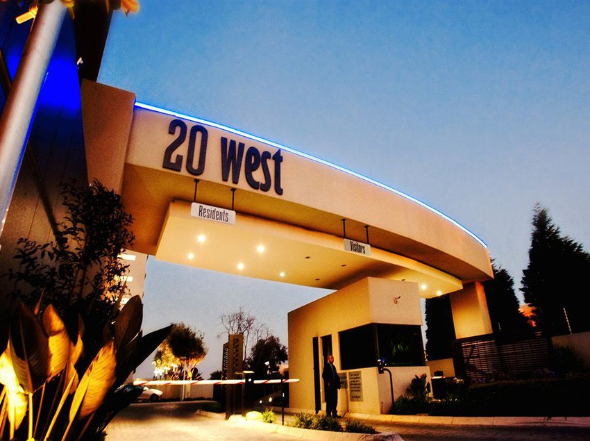 בית מלון כפרי The Capital 20 West