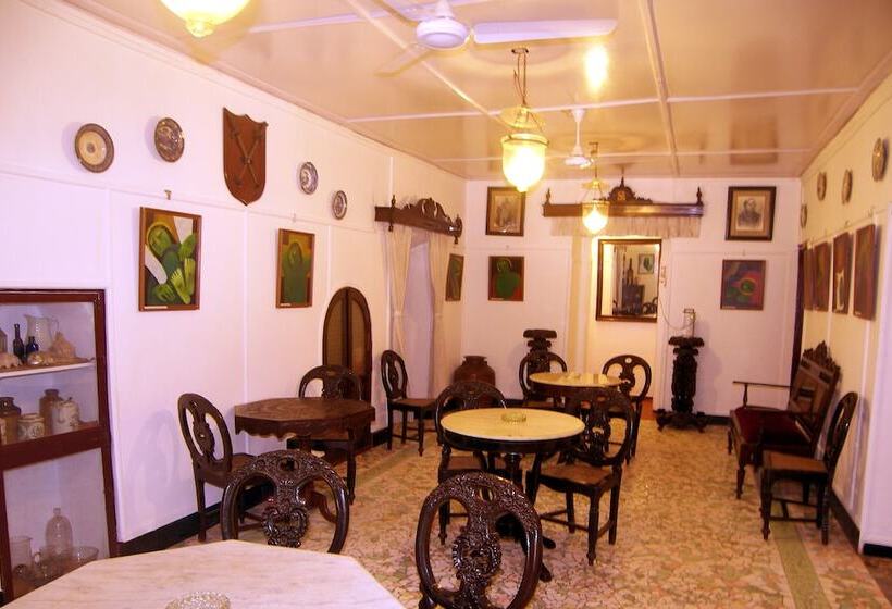 مبيت وإفطار Welcomheritage Panjim Inn