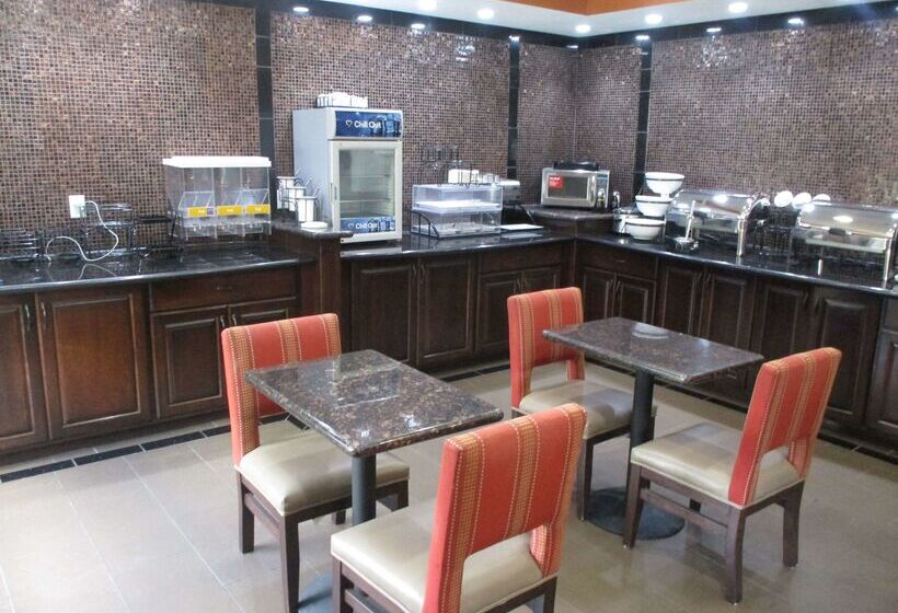 هتل Best Western Emporia Inn