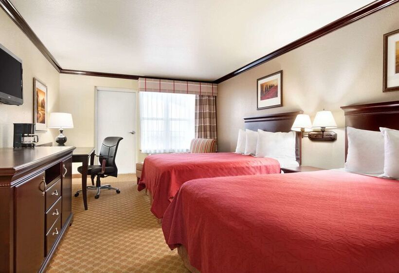 هتل Comfort Inn & Suites