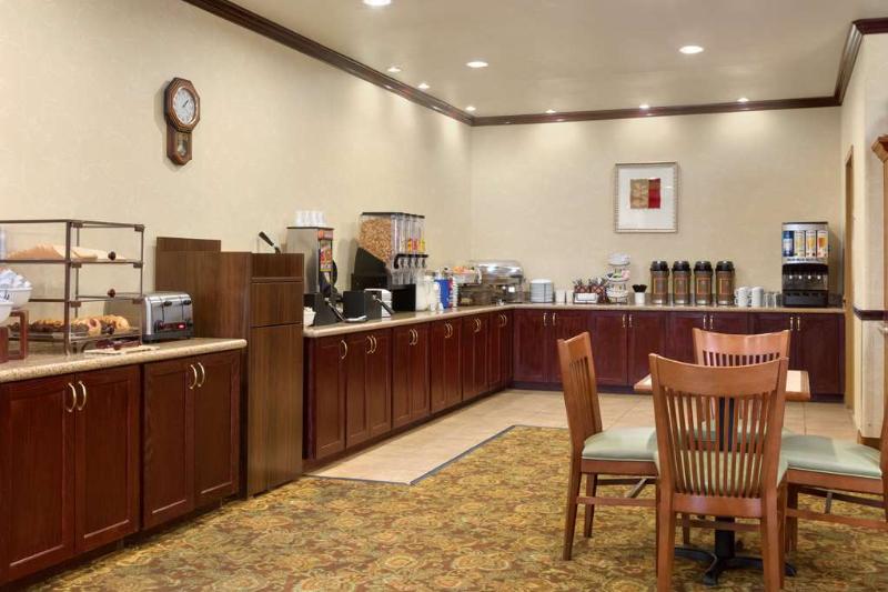 هتل Comfort Inn & Suites
