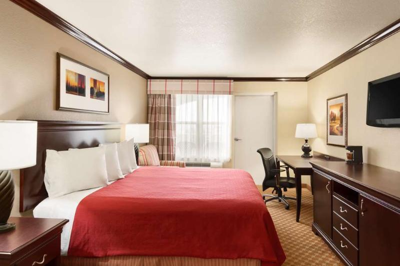 هتل Comfort Inn & Suites