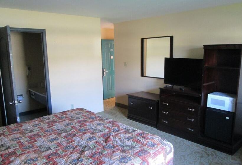 هتل Delux Inn & Suites