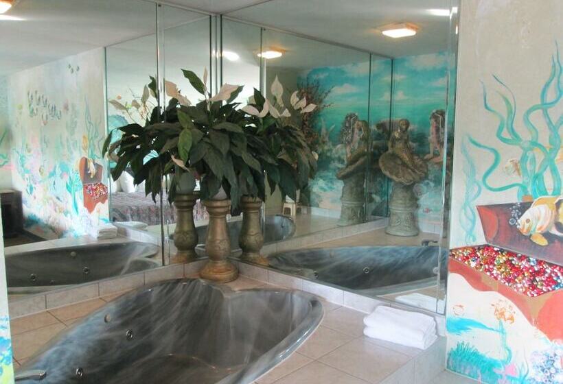 هتل Delux Inn & Suites