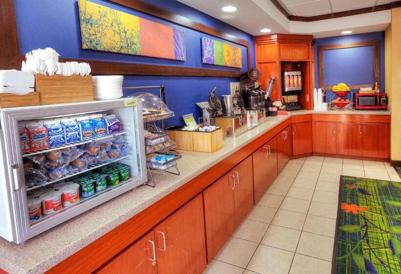 فندق Fairfield Inn & Suites Laredo