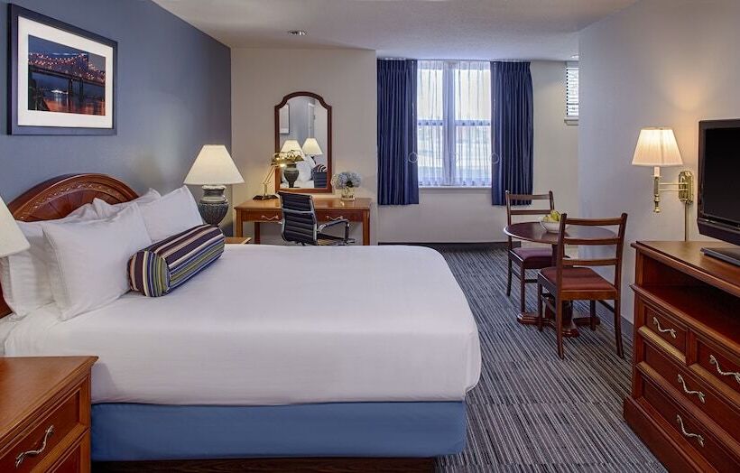 Отель Federal City Inn & Suites