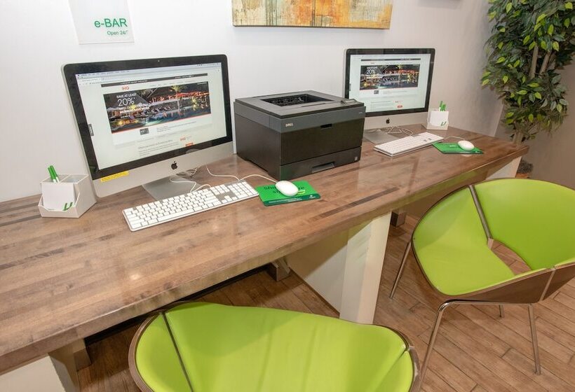 هتل Holiday Inn Lower East Side, An Ihg