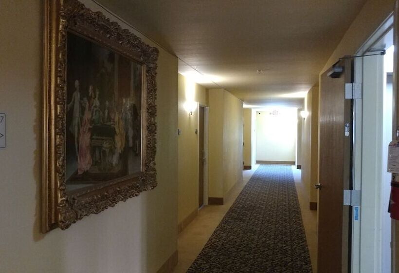 هتل Palace Inn & Suites Lincoln City