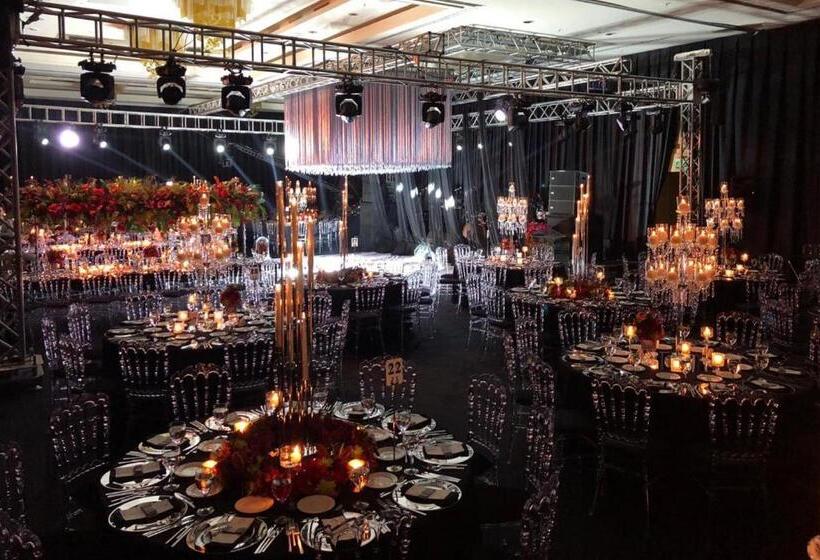 Fotos del hotel Renaissance Istanbul Polat Bosphorus:  11