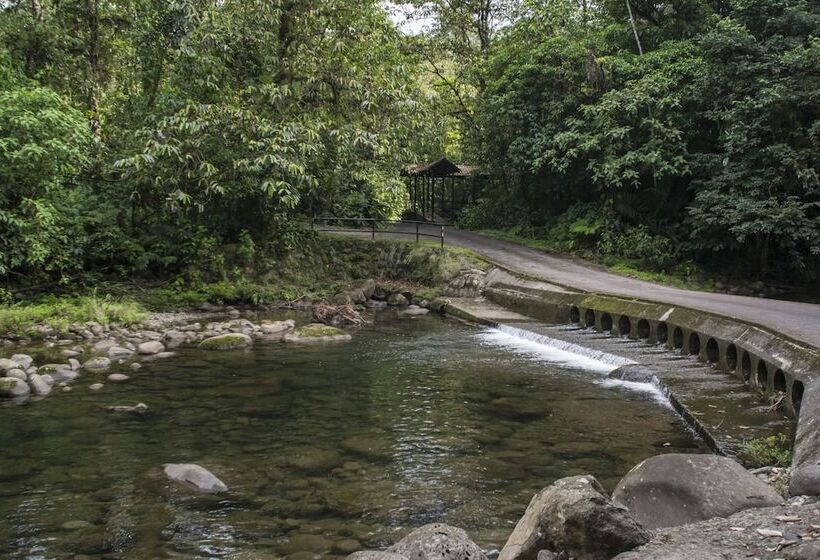 هتل Tapirus Lodge