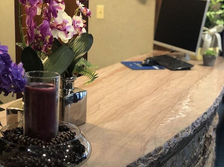 Roaring Brook Ranch Resort