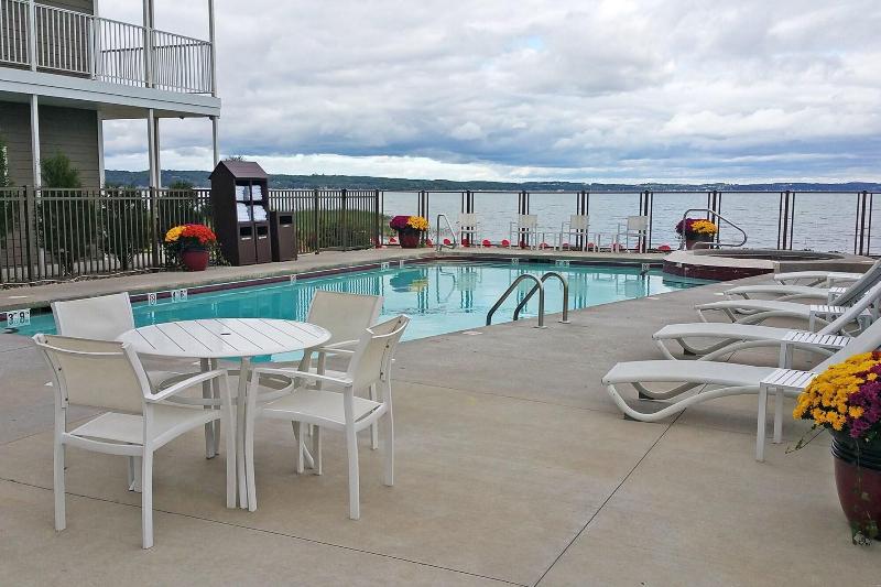 هتل Cherry Tree Inn & Suites