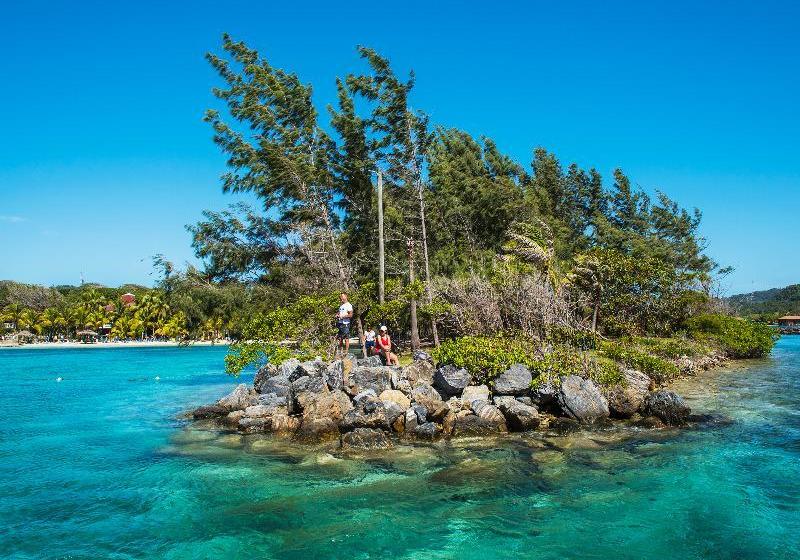 فندق Fantasy Island Dive Resort