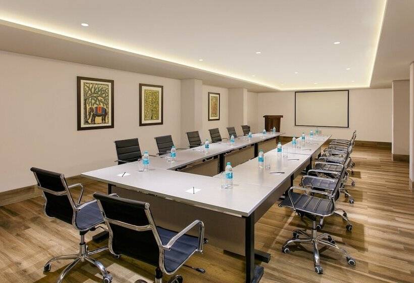 בית מלון כפרי Ginger  Pune  Wakad