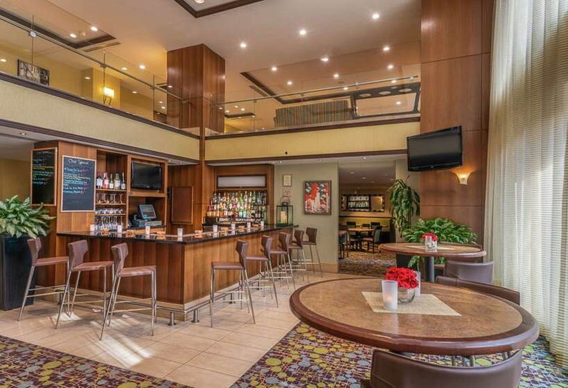 هتل Hilton Garden Inn Bethesda Downtown