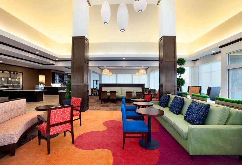 هتل Hilton Garden Inn Edmonton International Airport