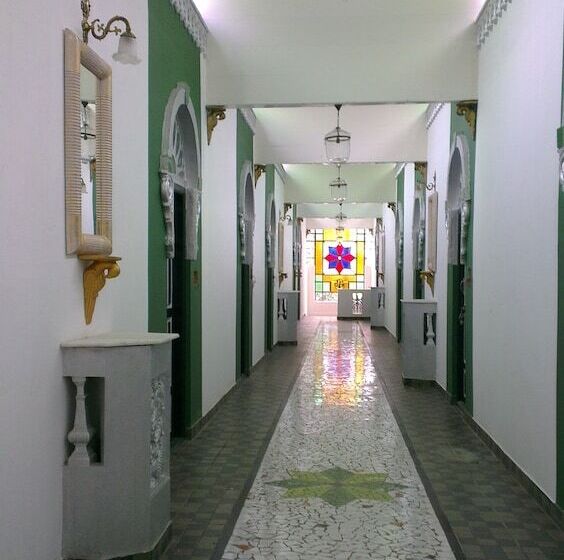 هتل Indeco Lake Forest