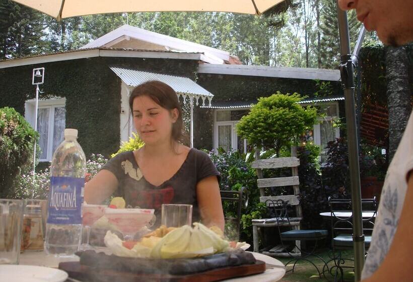 هتل Indeco Lake Forest