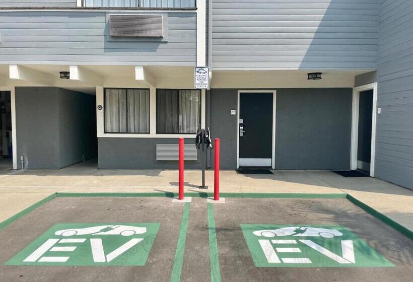 ホテル Inn At Highway 1