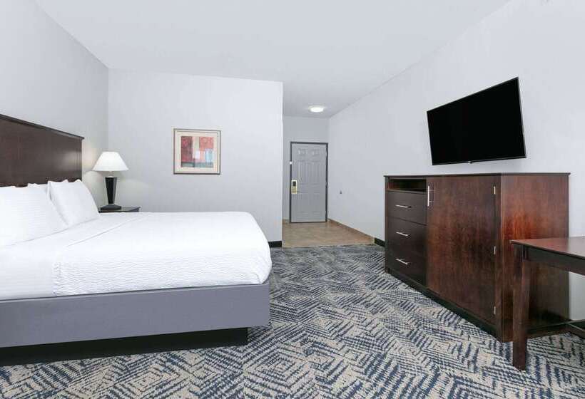 בית מלון כפרי La Quinta By Wyndham Tulsa Airport / Expo Square