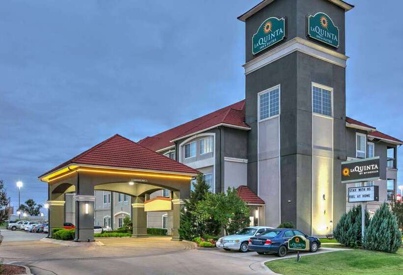 בית מלון כפרי La Quinta By Wyndham Tulsa Airport / Expo Square