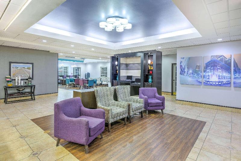 בית מלון כפרי La Quinta By Wyndham Tulsa Airport / Expo Square