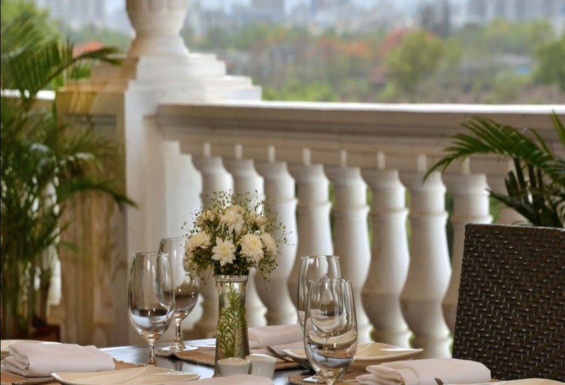 هتل Majestic Court Sarovar Portico Navi Mumbai