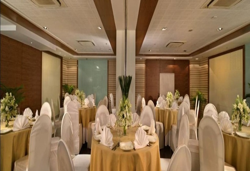 هتل Majestic Court Sarovar Portico Navi Mumbai