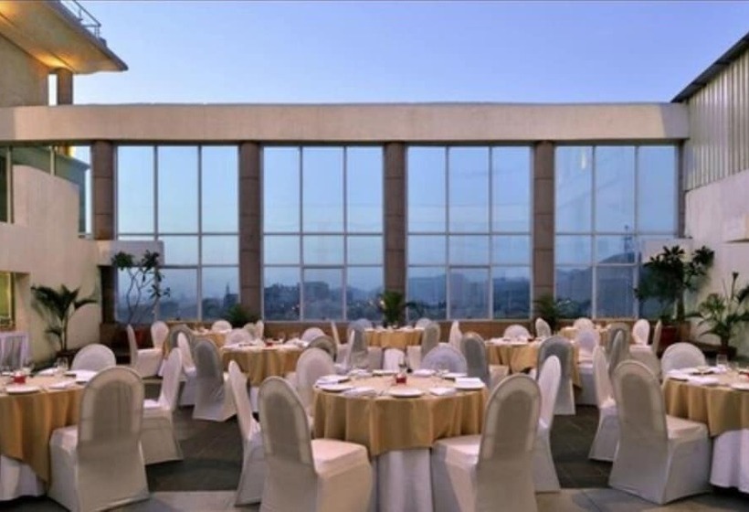 هتل Majestic Court Sarovar Portico Navi Mumbai
