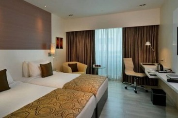 هتل Majestic Court Sarovar Portico Navi Mumbai