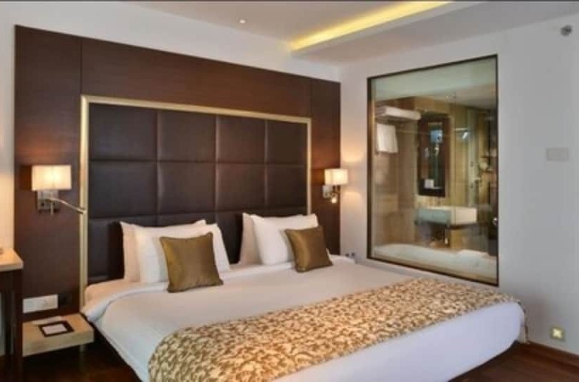 هتل Majestic Court Sarovar Portico Navi Mumbai