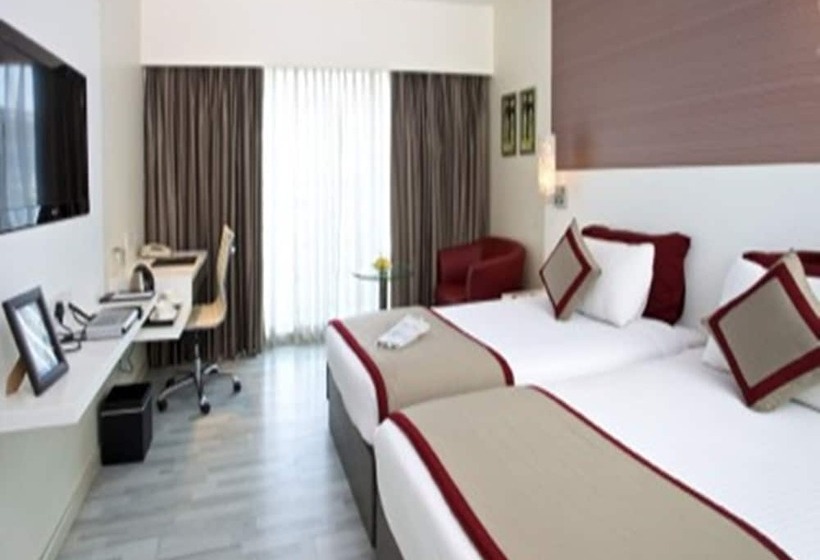 هتل Majestic Court Sarovar Portico Navi Mumbai
