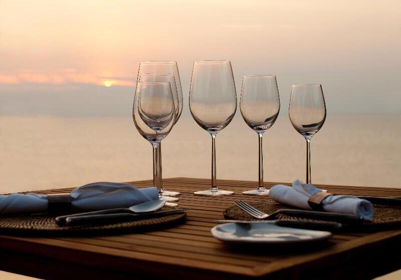 Отель Pullman Phuket Arcadia Naithon Beach