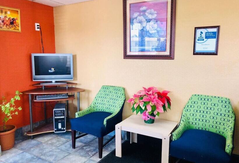 هتل Qc Stay Inn