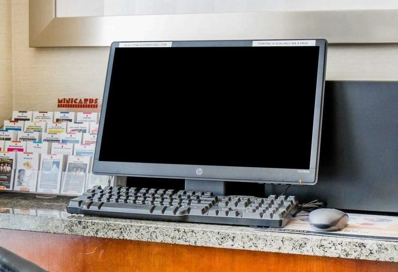 فندق Quality Inn Woodside