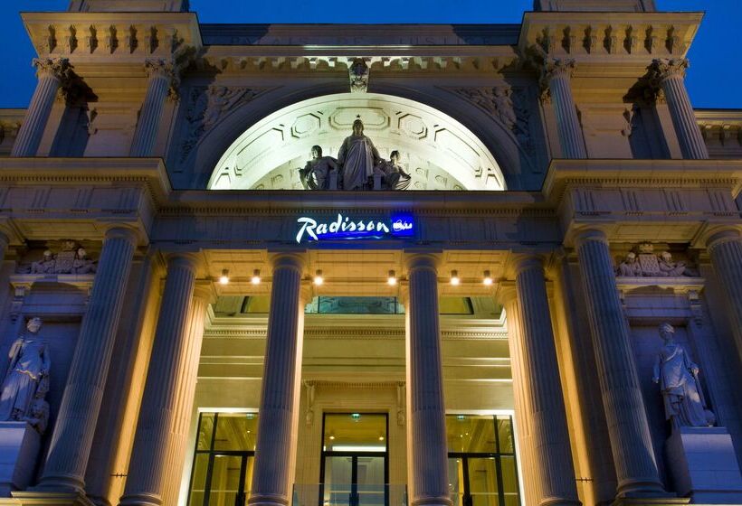 هتل Radisson Blu , Nantes