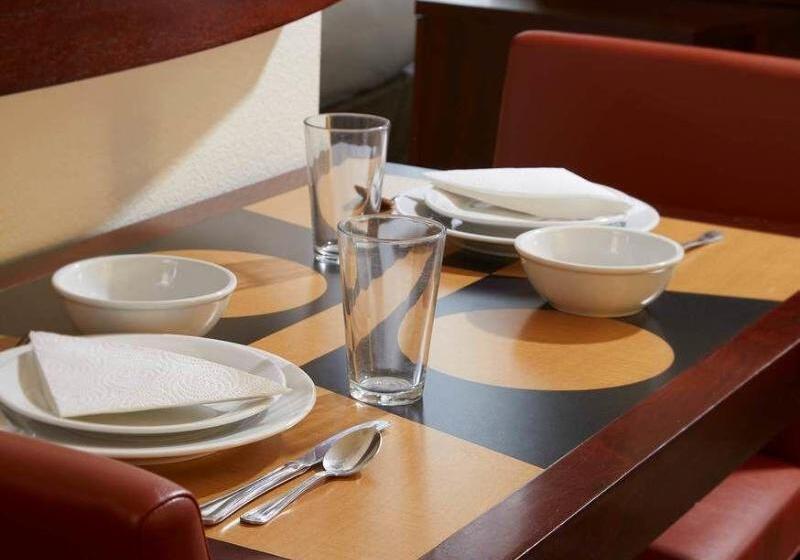 هتل Residence Inn By Marriott San Antonio Six Flags At The Rim