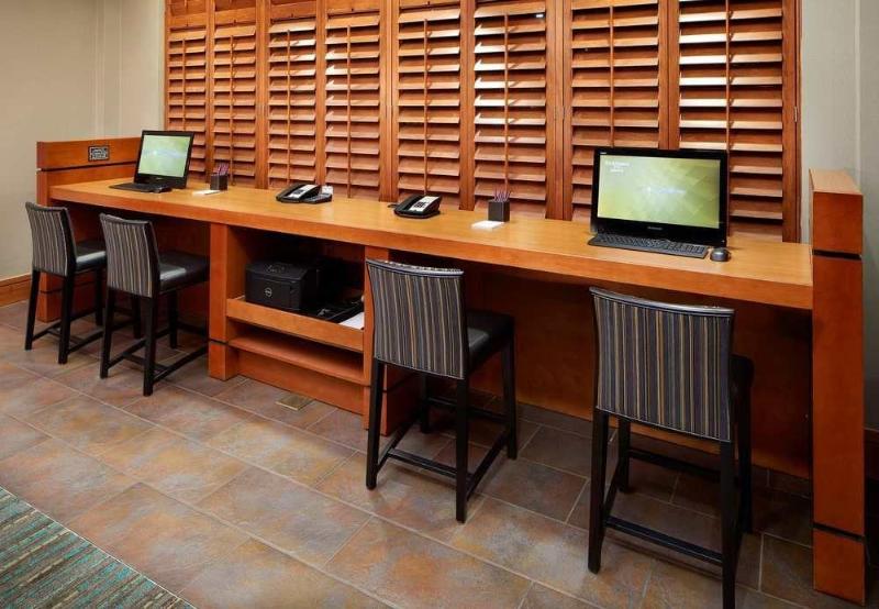 هتل Residence Inn By Marriott San Antonio Six Flags At The Rim
