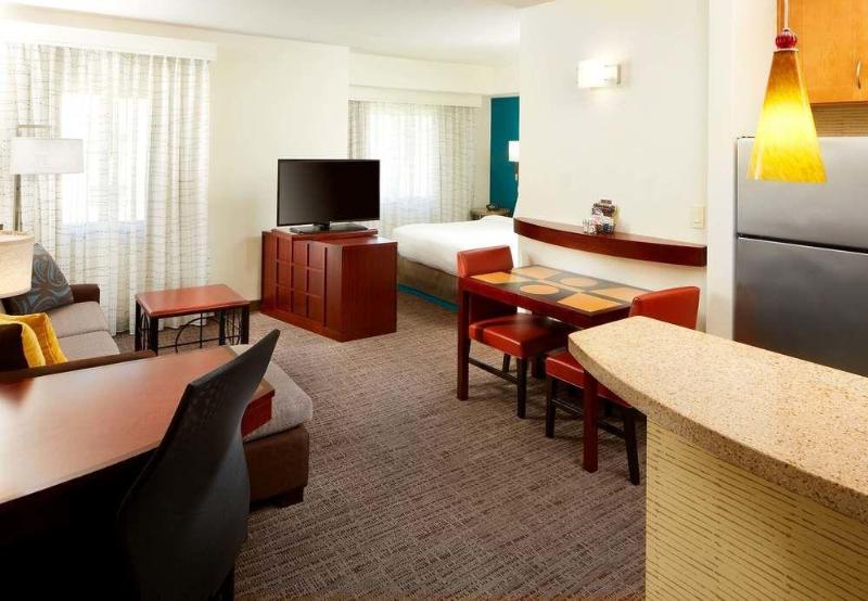 هتل Residence Inn By Marriott San Antonio Six Flags At The Rim
