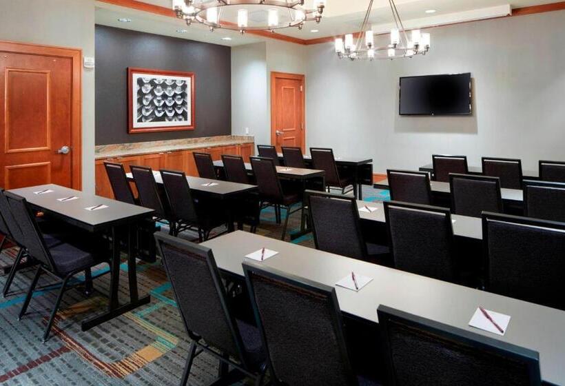 هتل Residence Inn By Marriott San Antonio Six Flags At The Rim
