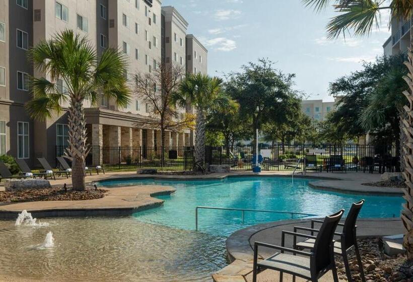 هتل Residence Inn By Marriott San Antonio Six Flags At The Rim