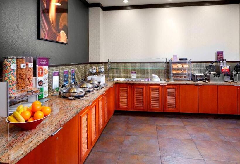 هتل Residence Inn By Marriott San Antonio Six Flags At The Rim