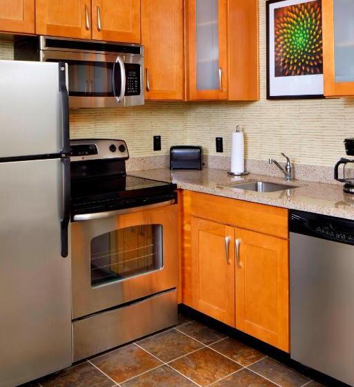 هتل Residence Inn By Marriott San Antonio Six Flags At The Rim