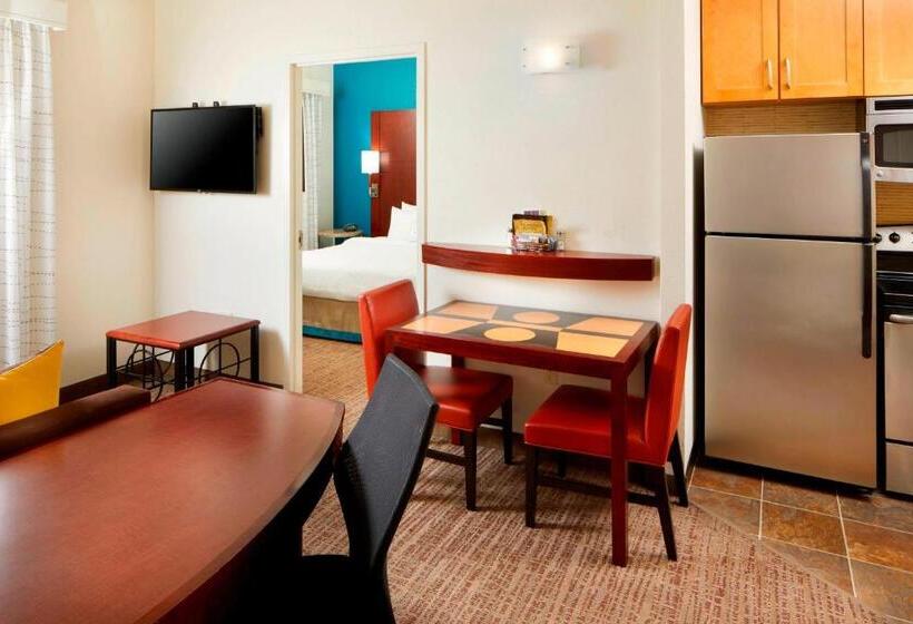 هتل Residence Inn By Marriott San Antonio Six Flags At The Rim
