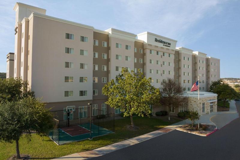 هتل Residence Inn By Marriott San Antonio Six Flags At The Rim
