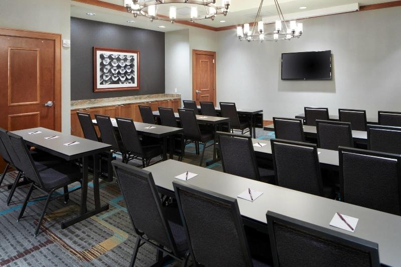 هتل Residence Inn By Marriott San Antonio Six Flags At The Rim