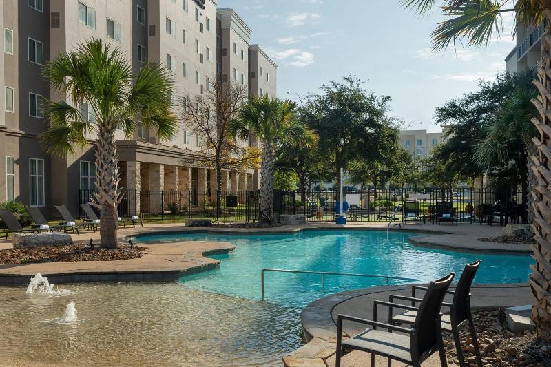 هتل Residence Inn By Marriott San Antonio Six Flags At The Rim