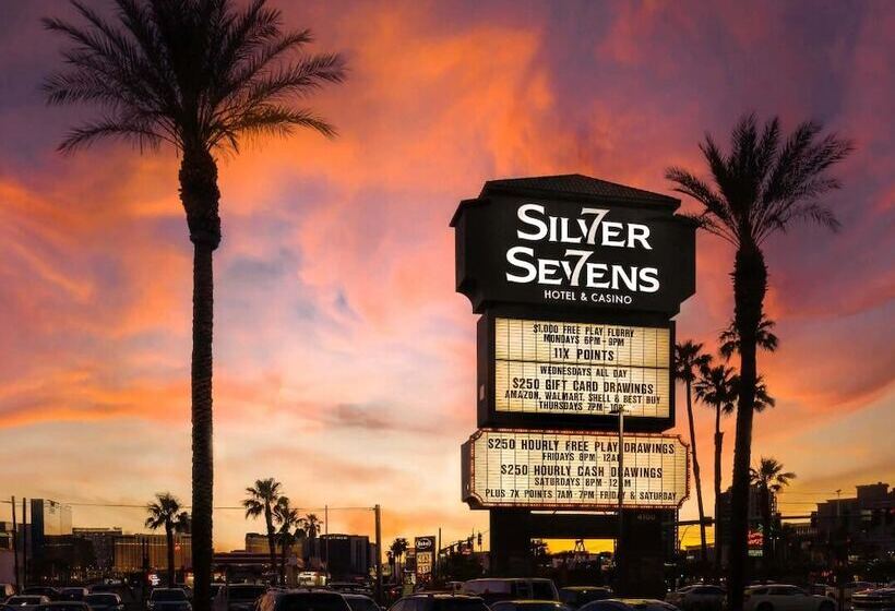 هتل Silver Sevens  & Casino